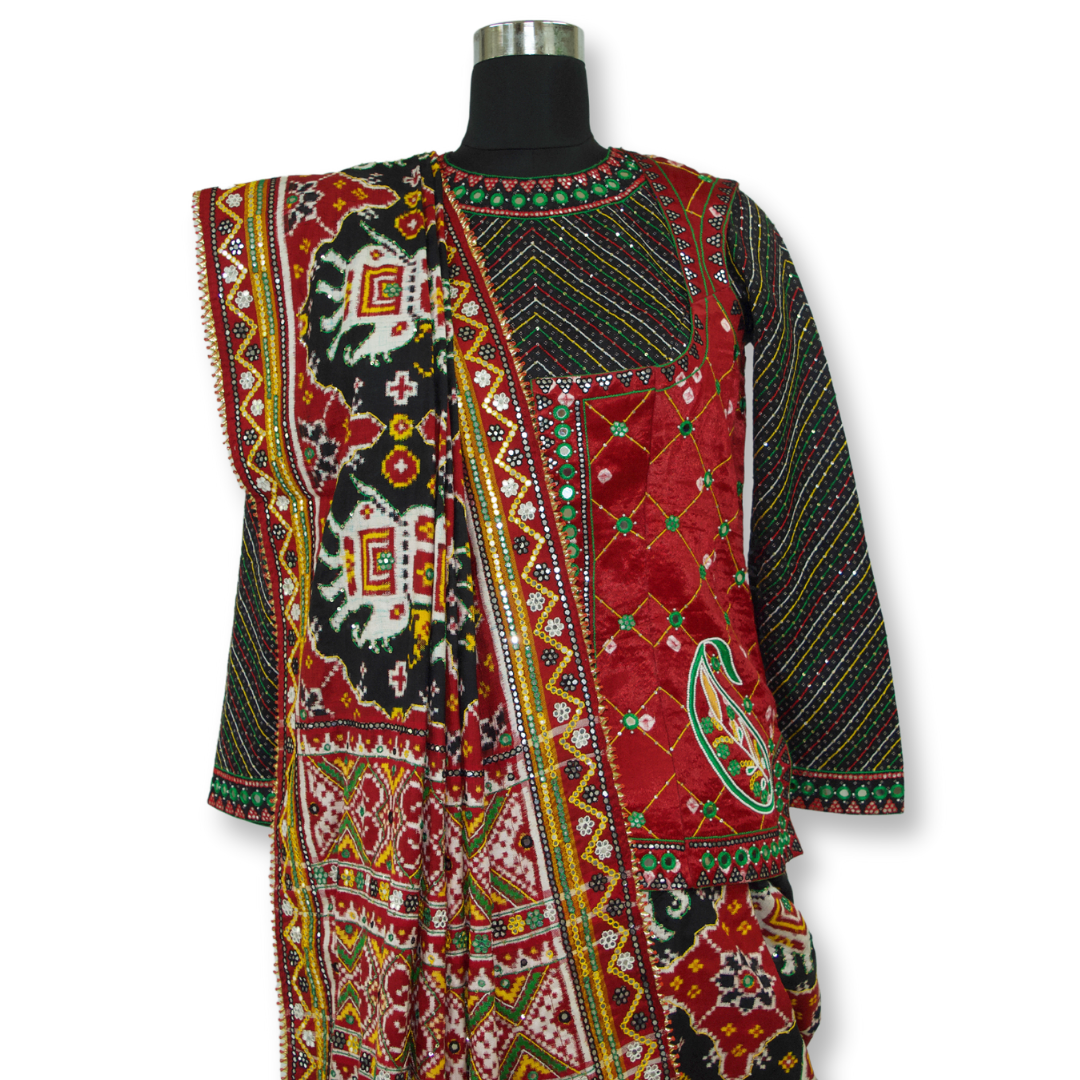 Saanjh - Patan Patola Aabhli Work Saree