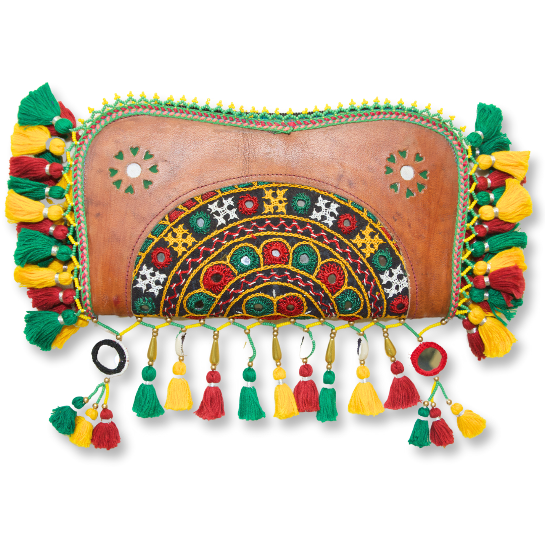 Janvi - Kutchi clutch bag