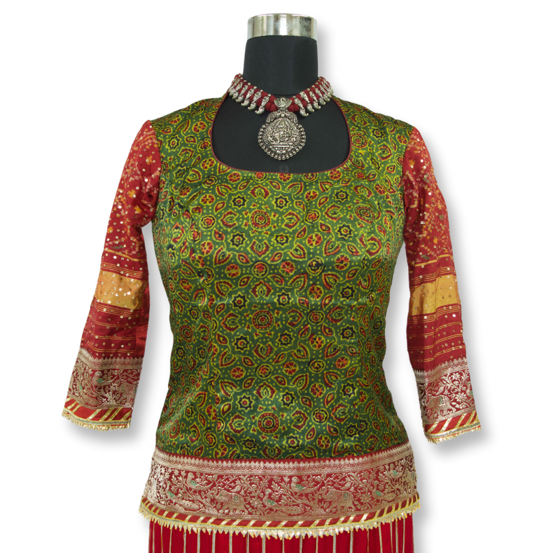 Hiru - Patola ajarakh blouse