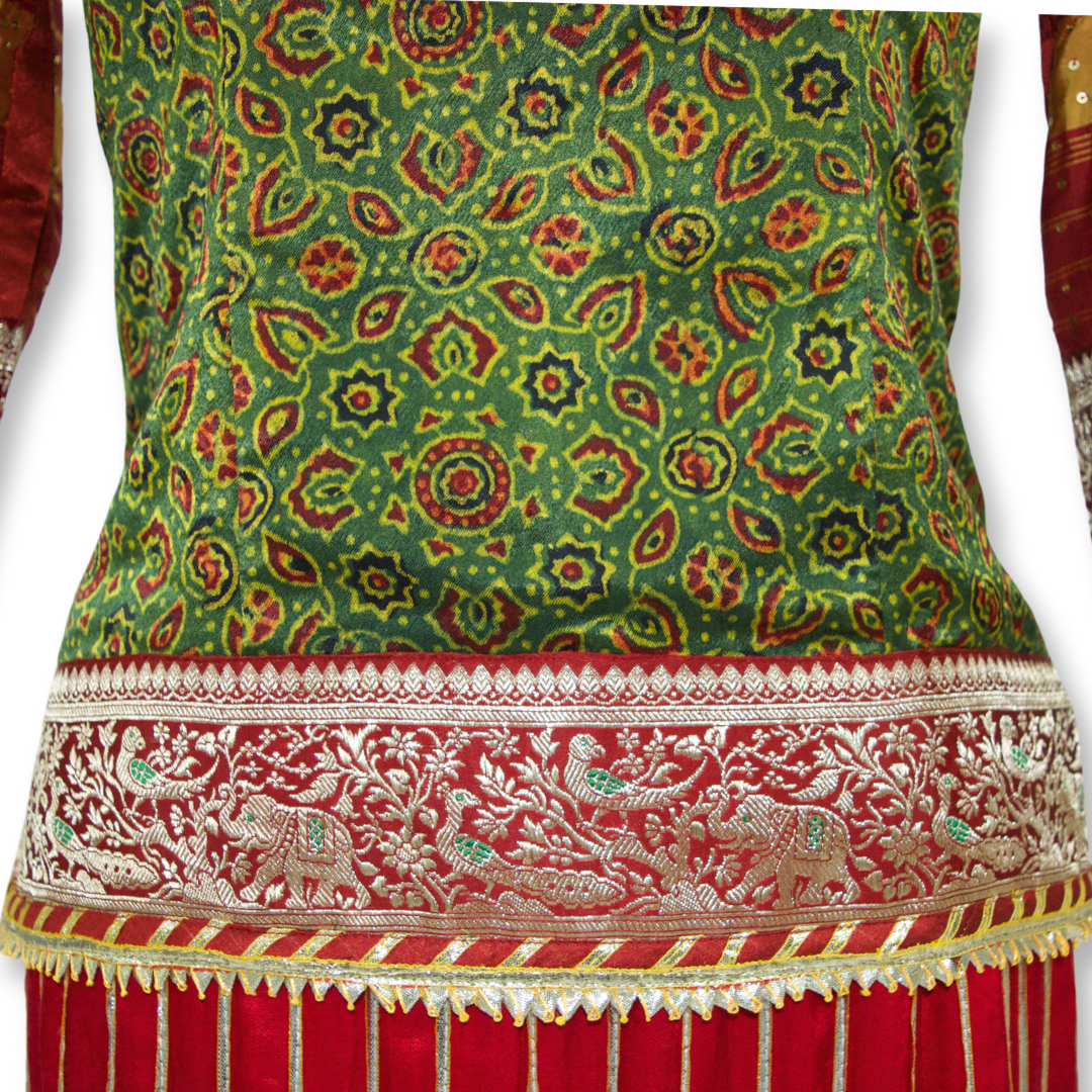 Hiru - Patola ajarakh blouse